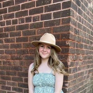 Meet your Posher, Melissa